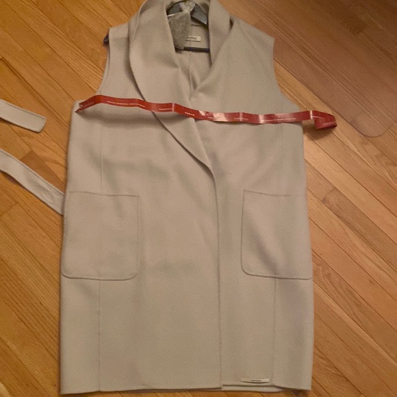 Super elegant , classy Max Mara NWT vest - Picture 15 of 16